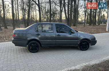 Седан Volkswagen Vento 1992 в Жовкві