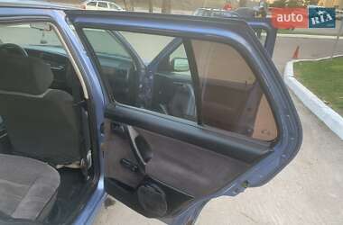 Седан Volkswagen Vento 1992 в 