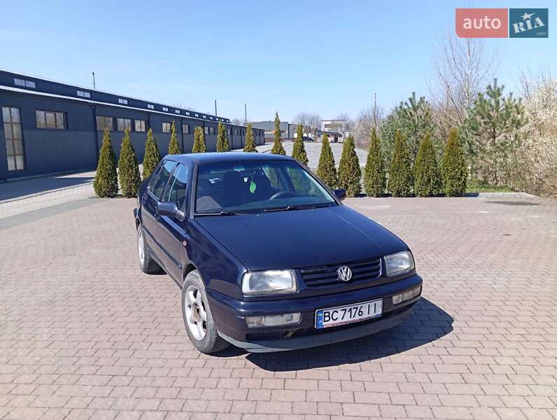 Седан Volkswagen Vento 1997 в Львові