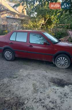 Седан Volkswagen Vento 1993 в 