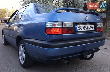 Седан Volkswagen Vento 1992 в 