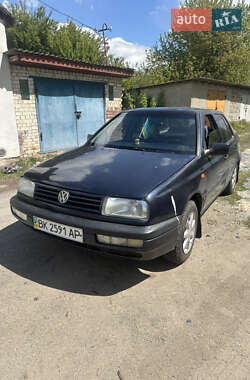 Седан Volkswagen Vento 1993 в Кореці