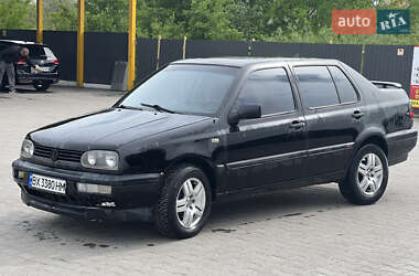 Седан Volkswagen Vento 1993 в Хмельницькому