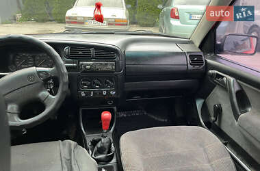 Седан Volkswagen Vento 1993 в 