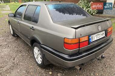 Седан Volkswagen Vento 1992 в 