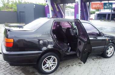Седан Volkswagen Vento 1993 в 