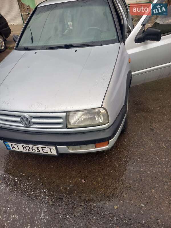 Седан Volkswagen Vento 1998 в Надворной