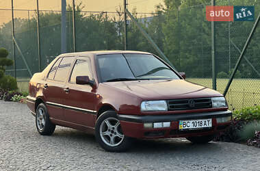 Седан Volkswagen Vento 1993 в Жовкві