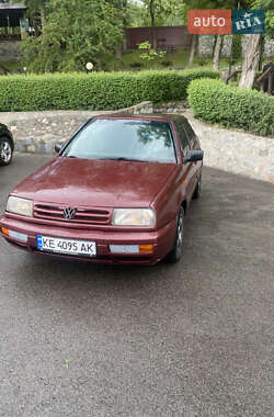 Седан Volkswagen Vento 1994 в Кропивницком