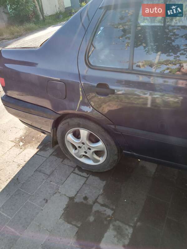 Седан Volkswagen Vento 1996 в Городку