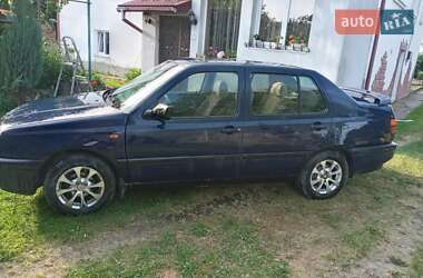 Седан Volkswagen Vento 1995 в Николаеве