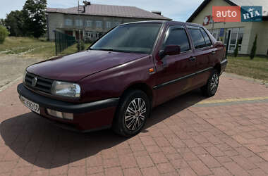Седан Volkswagen Vento 1995 в Стрию