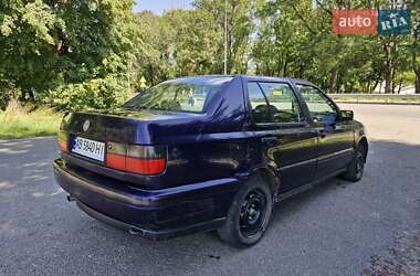 Седан Volkswagen Vento 1998 в Тростянце