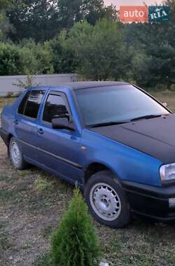 Седан Volkswagen Vento 1997 в Лужанах