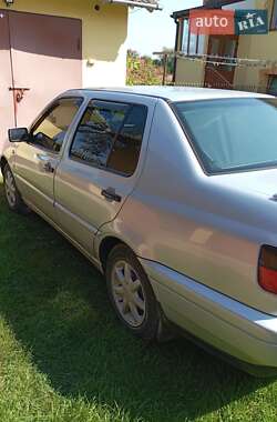 Седан Volkswagen Vento 1996 в 