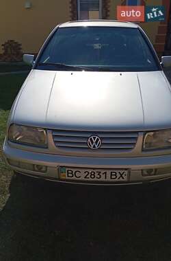 Седан Volkswagen Vento 1996 в 
