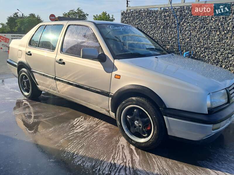 Седан Volkswagen Vento 1993 в Самборе