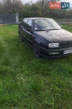 Седан Volkswagen Vento 1992 в  фото 2 Седан Volkswagen Vento 1992 в