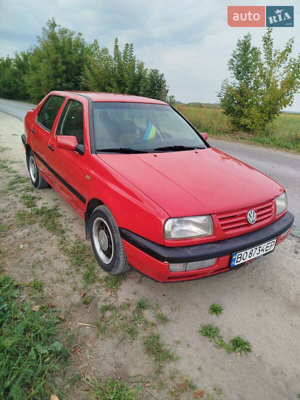 Седан Volkswagen Vento 1996 в Збаражі