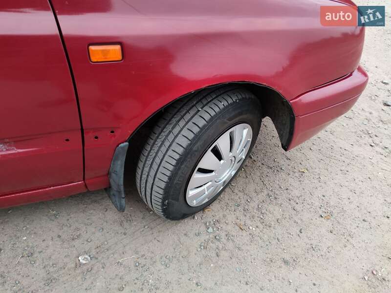 Седан Volkswagen Vento 1996 в Нововолынске