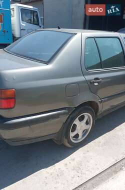 Седан Volkswagen Vento 1993 в Виноградові