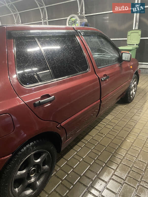 Седан Volkswagen Vento 1994 в Кропивницком