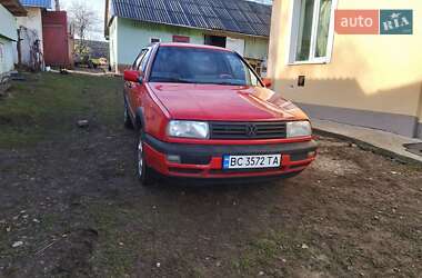 Седан Volkswagen Vento 1993 в Мостиській