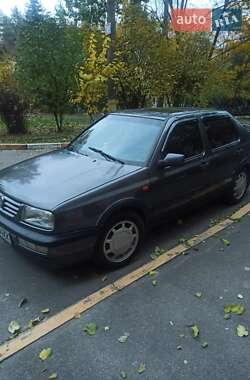 Седан Volkswagen Vento 1993 в Обухове