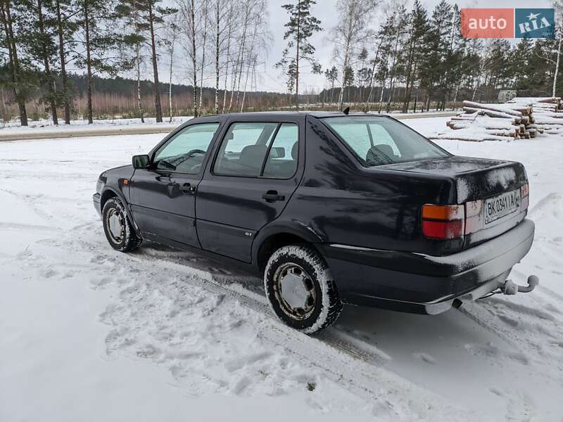 Седан Volkswagen Vento 1994 в Рафалівці