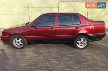 Седан Volkswagen Vento 1992 в Николаеве