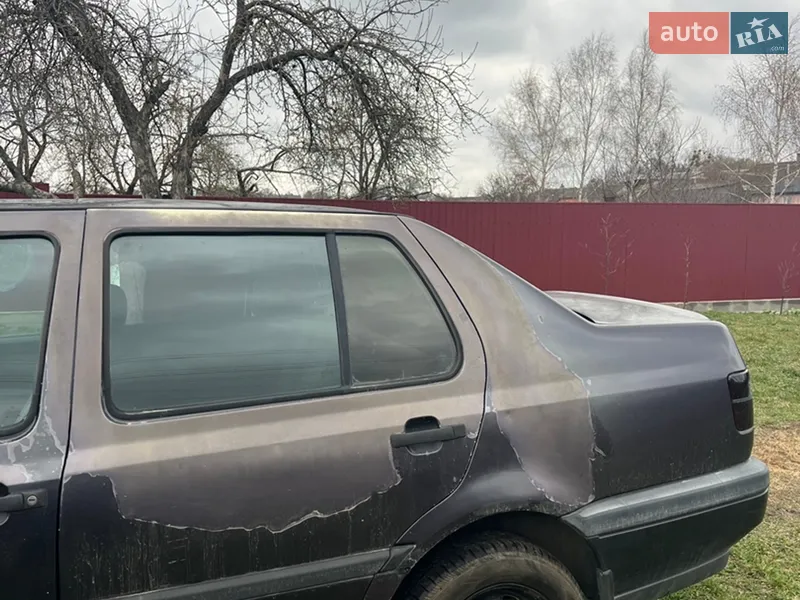 Volkswagen Vento 1994 VIN WVWZZZ1HZRW121035 фото оголошення 4 з 38