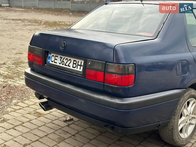 Седан Volkswagen Vento 1993 в Черновцах