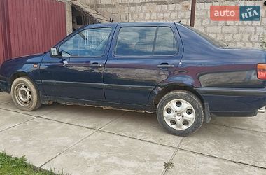 Седан Volkswagen Vento 1993 в Виноградові