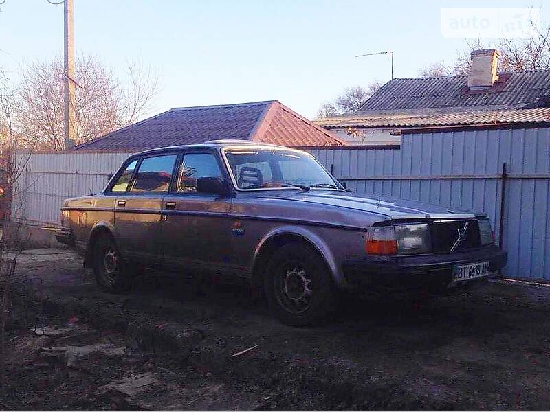 Седан Volvo 240 1986 в Харкові