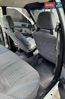 Хэтчбек Volvo 340 1989 в 