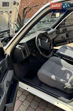 Хэтчбек Volvo 340 1989 в 