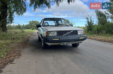 Хэтчбек Volvo 340 1988 в 