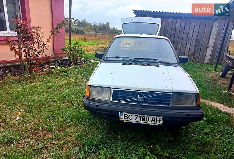 Хетчбек Volvo 340 1986 в Володимирі