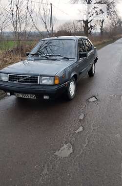 Седан Volvo 360 1986 в Нововолынске