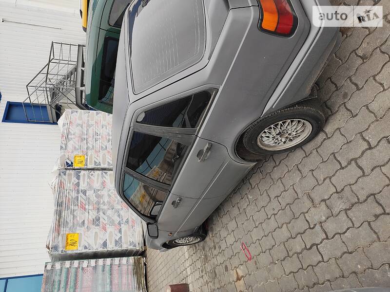 Volvo 440 1990