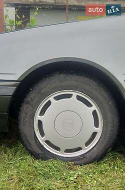 Хэтчбек Volvo 440 1989 в 