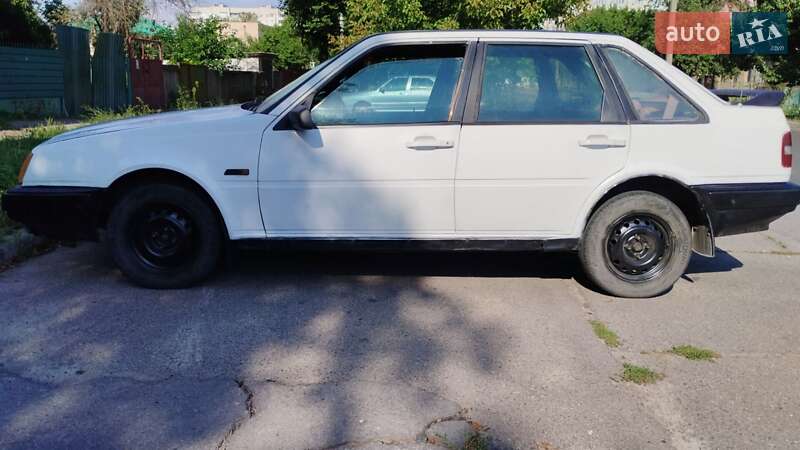 Хэтчбек Volvo 440 1991 в Черкассах