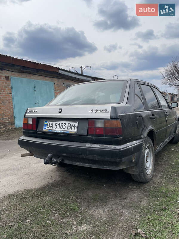 Хэтчбек Volvo 440 1989 в Знаменке