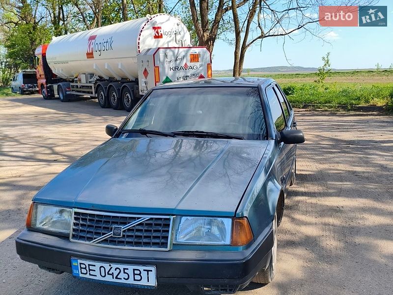 Volvo 440 1990