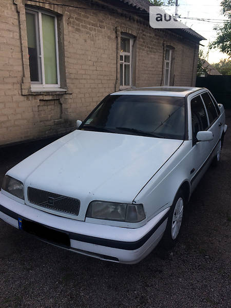 Седан Volvo 460 1994 в Покровске