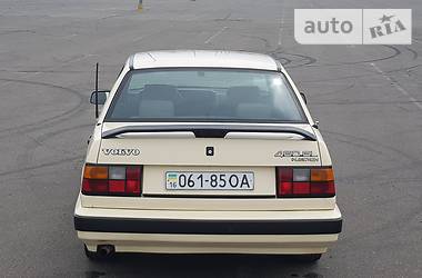 Седан Volvo 460 1992 в 