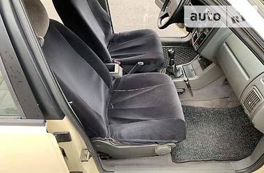 Седан Volvo 460 1992 в 