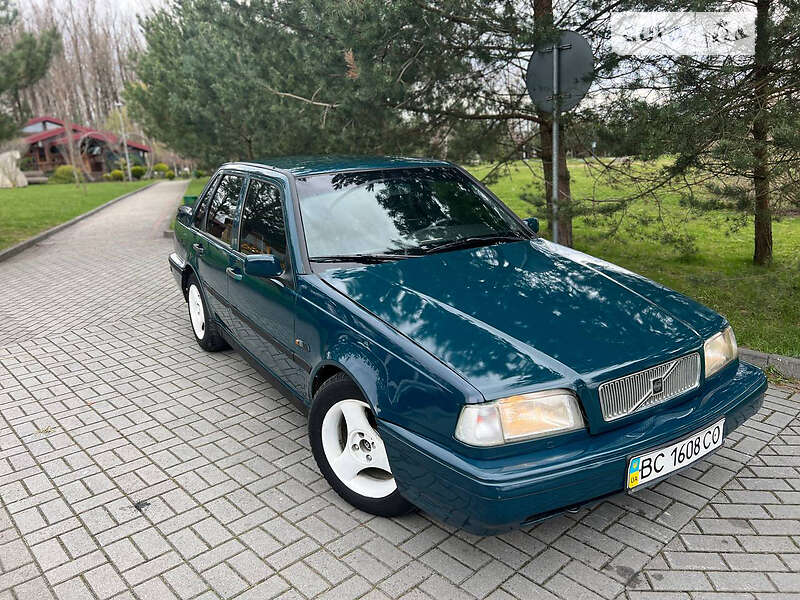Седан Volvo 460 1996 в Дрогобичі