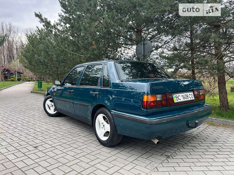Седан Volvo 460 1996 в Дрогобичі