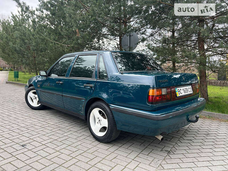 Седан Volvo 460 1996 в Дрогобичі
